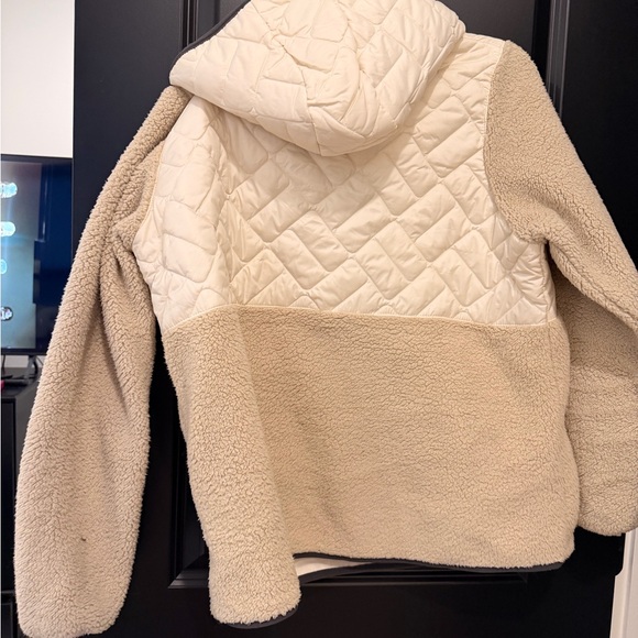 Columbia Cream Sherpa Pullover with Quilted Chest - Picture 3 of 3